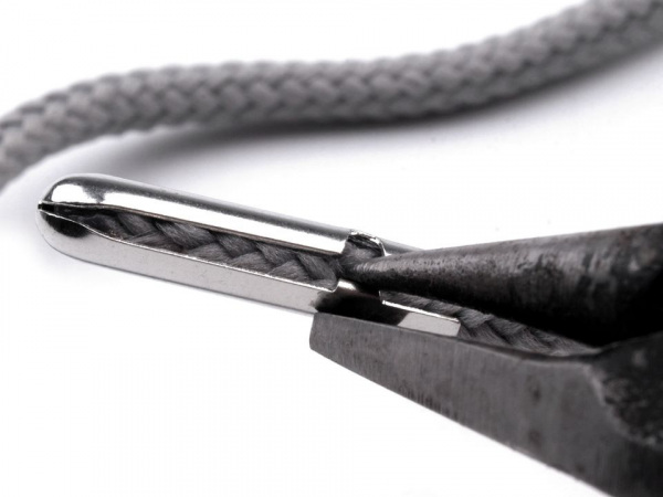 Kovová koncovka na šňůrky 5x22 mm