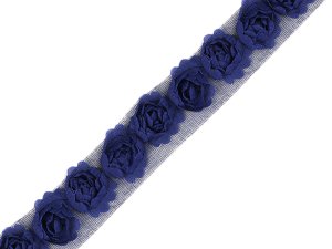 Prýmek na tylu šíře 20 mm s růžemi