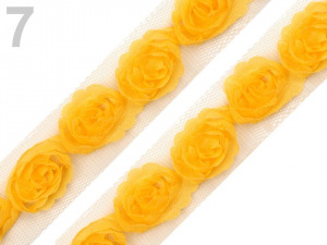 Prýmek na tylu šíře 20 mm s růžemi