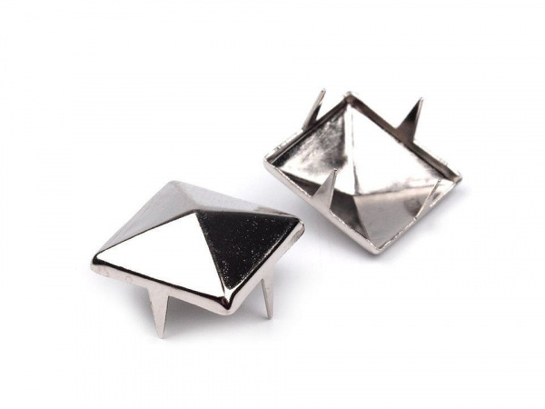 Cvočky na oblečení 12x12mm pyramida