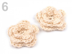 Háčkovaná květina Ø30-40 mm