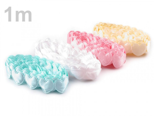 Saténový prýmek šíře 17 mm srdce