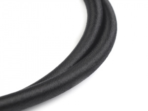 Hladká šňůrka s karabinkou délka 48 cm