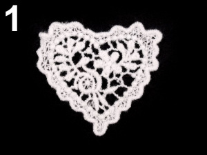 Krajková aplikace / nášivka srdce