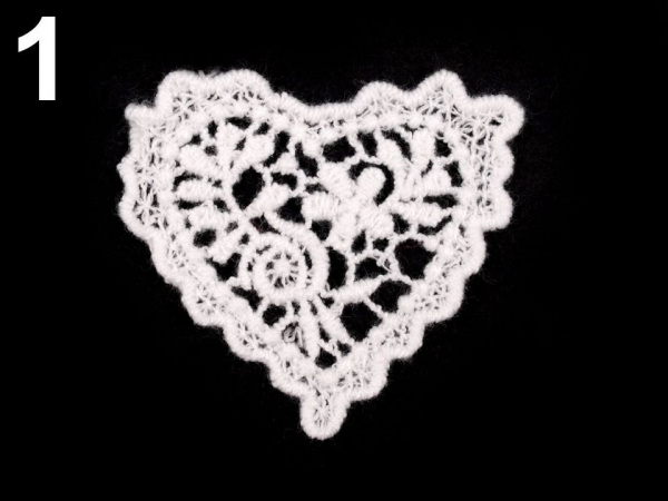 Krajková aplikace / nášivka srdce