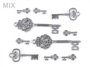 Přívěsky klíče mix velikostí