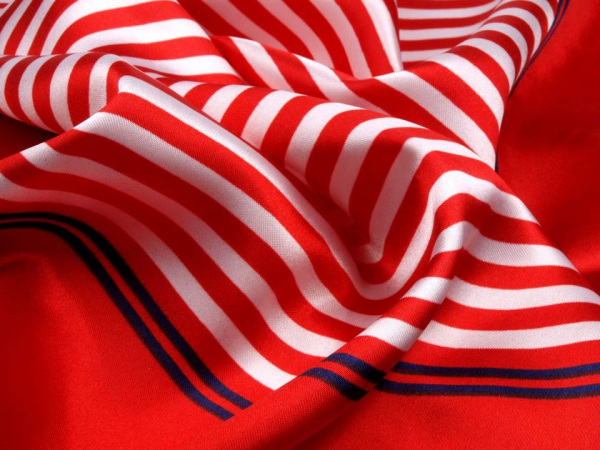 Saténový šátek 58x58 cm proužky