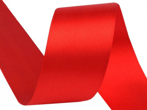 Atlasová stuha oboulící šíře 40 mm