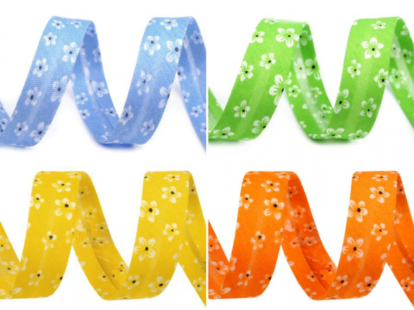 Šikmý proužek polyesterový šíře 14 mm zažehlený květy