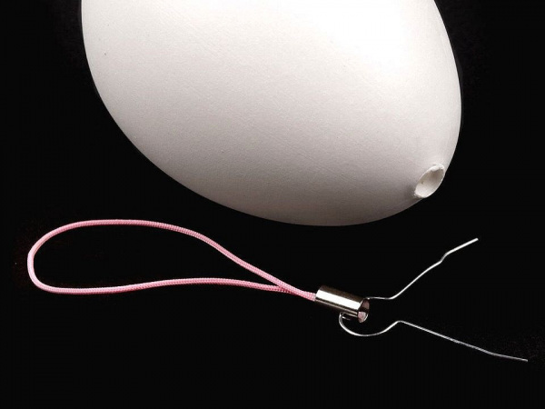 Plastové vejce 46x64 mm se závěsem