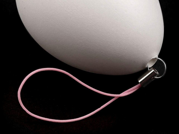 Plastové vejce 46x64 mm se závěsem