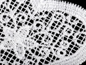 Textilní aplikace / nášivka krajkové srdce