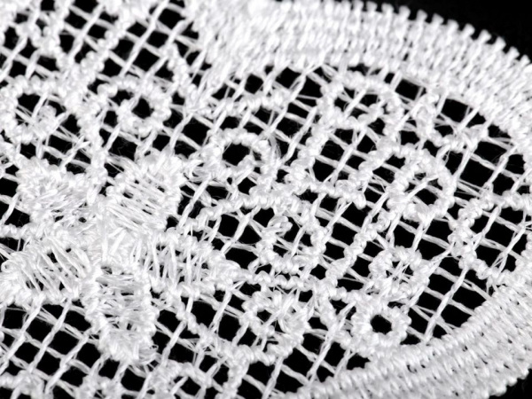 Textilní aplikace / nášivka krajkové srdce