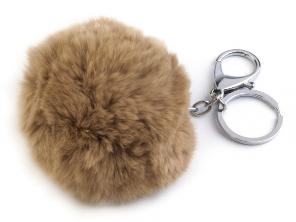 Kožešinová bambule na kabelku s karabinou