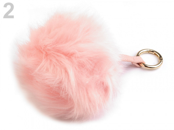 Kožešinová bambule na kabelku