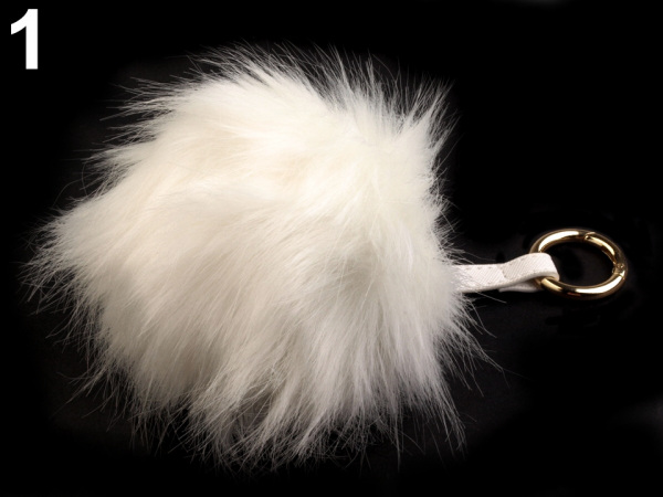 Kožešinová bambule na kabelku