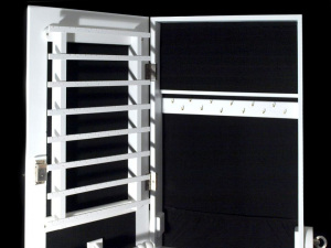 Skříňka na šperky se zrcadlem