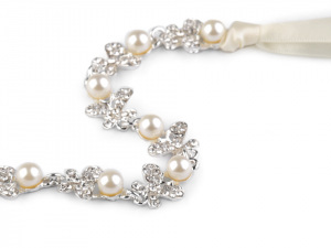 Štrasová ozdoba do vlasů na stuze s perlami