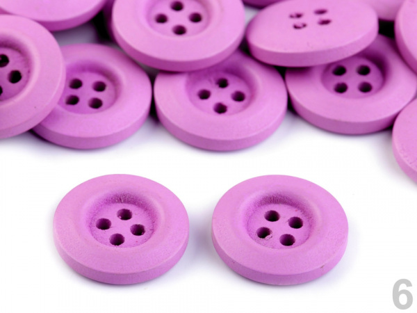 Dřevěný dekorační knoflík čtyřdírkový