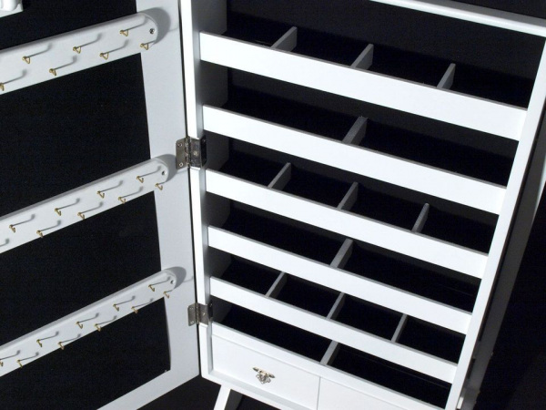 Skříňka na šperky se zrcadlem