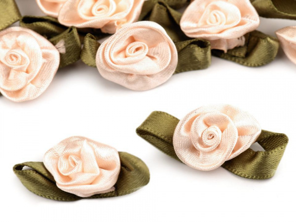 Saténová růžička s lístky 15x30 mm