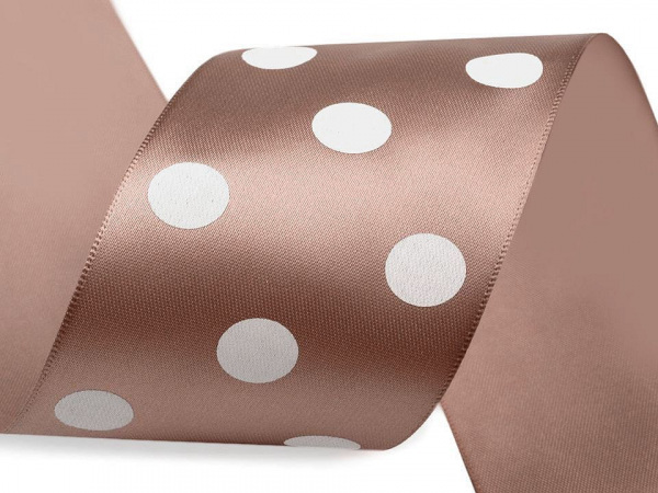 Saténová stuha s puntíky šíře 51 mm