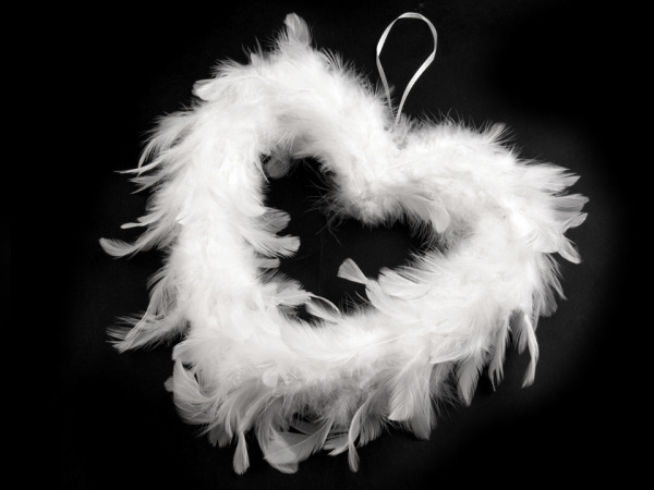 Dekorace srdce z peří