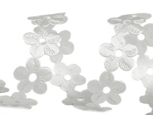 Saténový prýmek šíře 22 mm květy