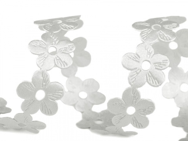 Saténový prýmek šíře 22 mm květy