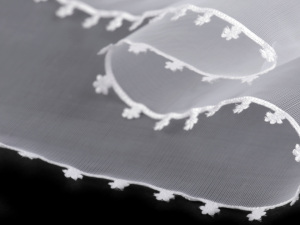 Stuha s květy na okrajích šíře 11,5 cm