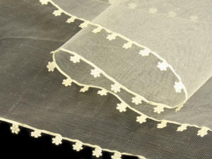 Stuha s květy na okrajích šíře 11,5 cm