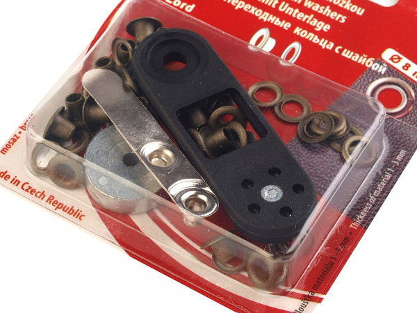 Průchodky s podložkou vnitřní Ø4 mm / vnější Ø8 mm