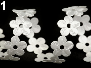 Saténový prýmek šíře 22 mm květy