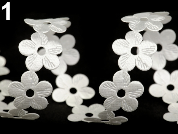 Saténový prýmek šíře 22 mm květy