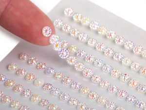 Samolepicí kamínky na lepicím proužku Ø4 mm