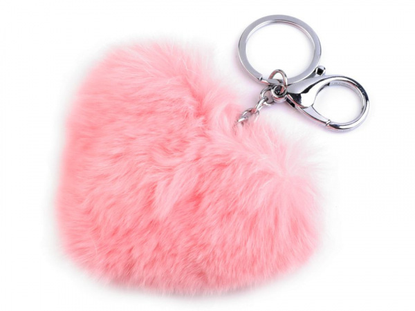 Kožešinová bambule na kabelku srdce