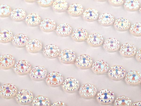 Samolepicí kamínky na lepicím proužku Ø4 mm