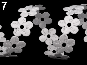 Saténový prýmek šíře 22 mm květy