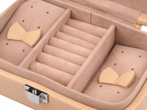 Malá šperkovnice 6x10x15 cm