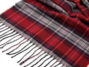 Šála károvaná s třásněmi