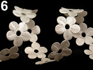 Saténový prýmek šíře 22 mm květy