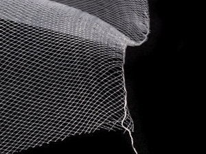 Modistická krinolína na vyztužení šatů a výrobu fascinátorů šíře 16 cm