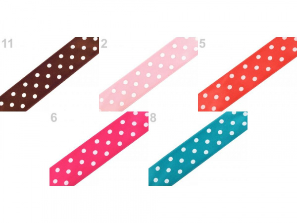 Saténová stuha s puntíky šíře 25 mm