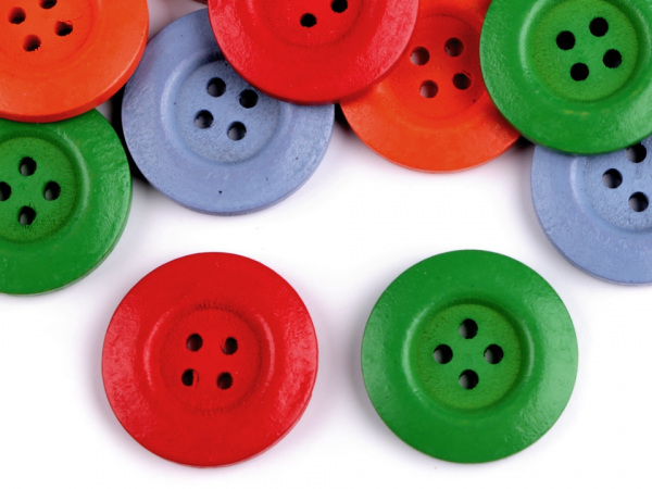 Dřevěný dekorační knoflík čtyřdírkový