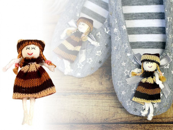 Textilní panenka / nášivka 8 cm