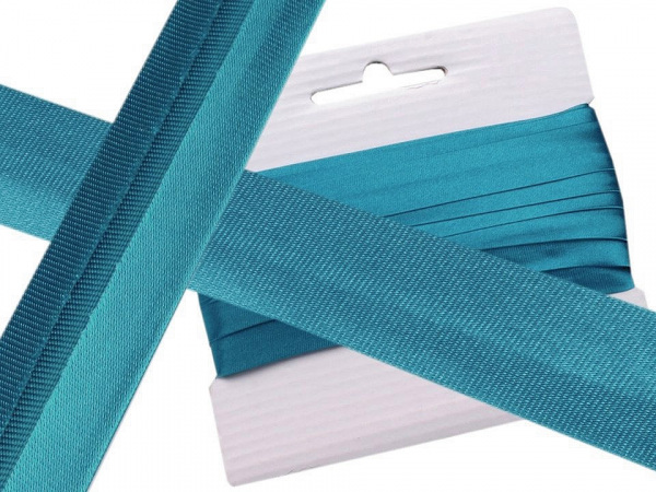 Šikmý proužek saténový šíře 20 mm zažehlený