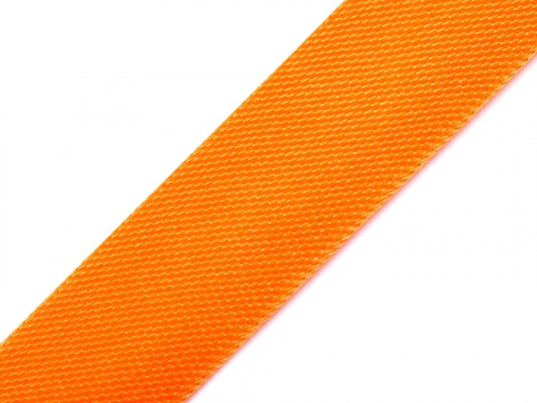 Šikmý proužek saténový šíře 15 mm zažehlený