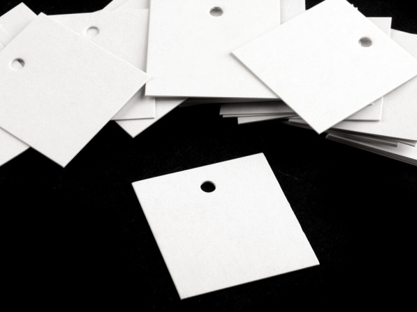 Papírová visačka / jmenovka 37x40 mm