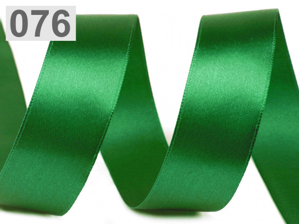 Atlasová stuha svazky po 5 m šíře 25 mm