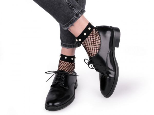 Síťované ponožky s perlami